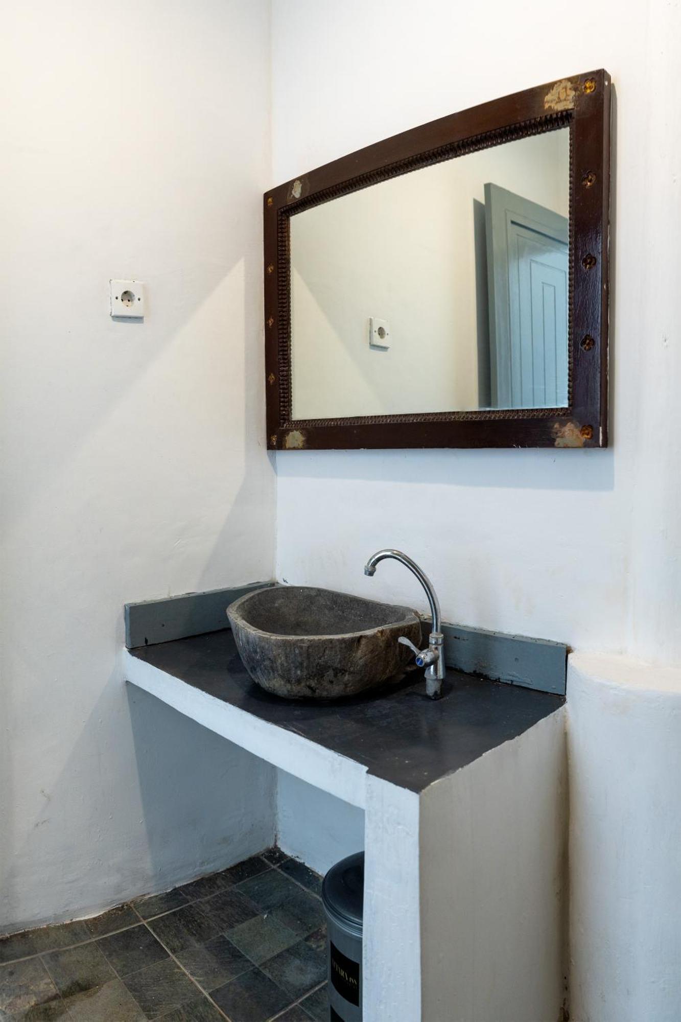 Attara Inn Сенгиги Екстериор снимка