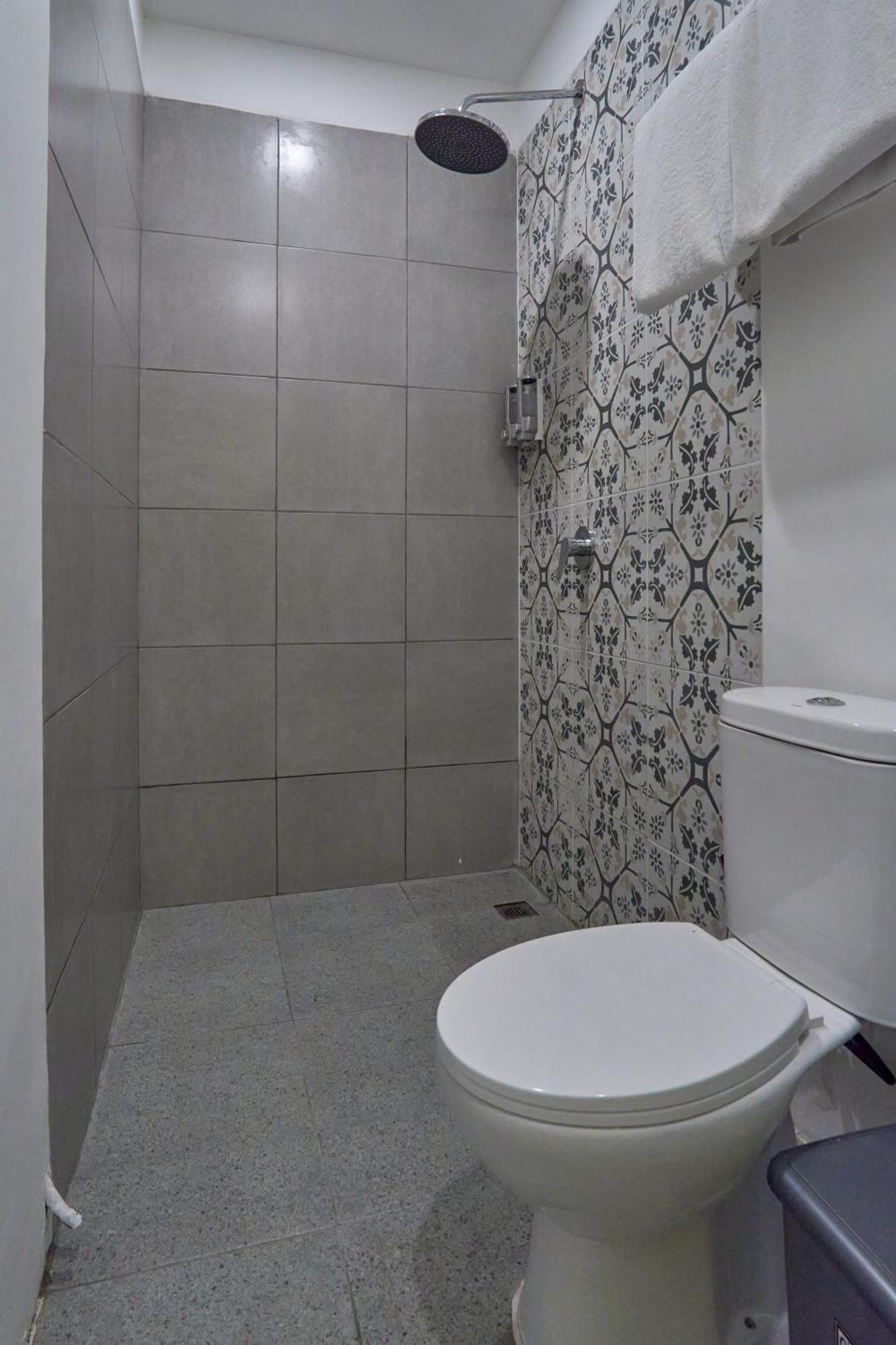 Attara Inn Сенгиги Екстериор снимка