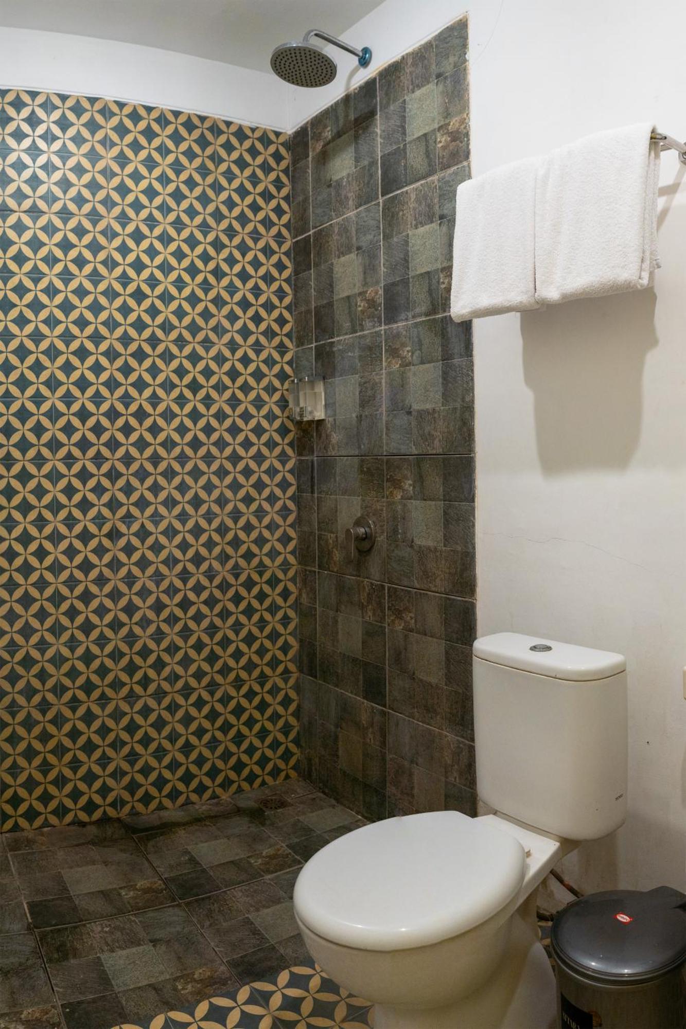 Attara Inn Сенгиги Екстериор снимка